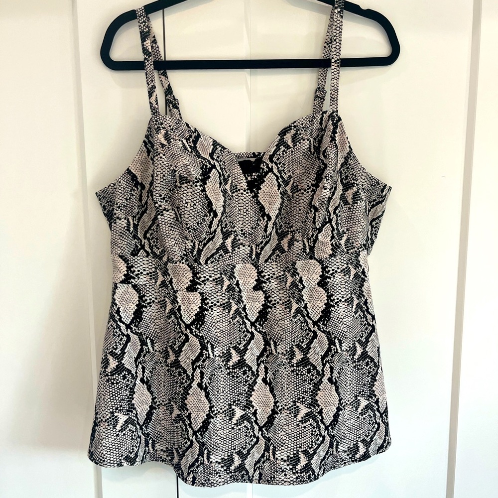 Snakeskin top from Torrid. NWT. Woman’s 1x